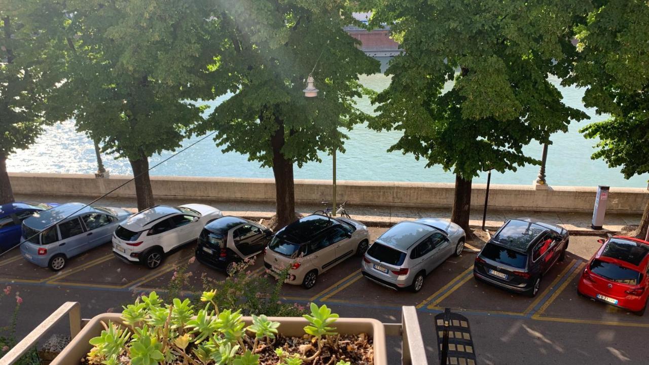 Notti Sull'Adige Hotel Verona Luaran gambar